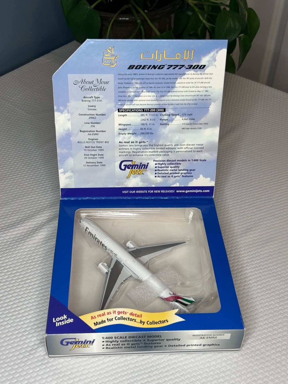 GeminiJets Emirates Boeing 777-300 Diecast Model